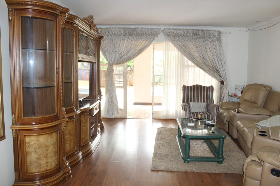 4 Bedroom Property for Sale in Mooinooi North West